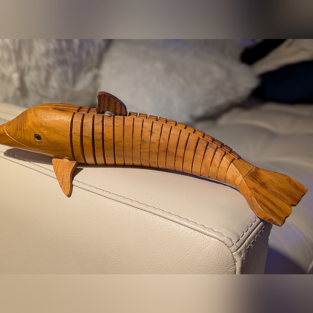 Brown Ribbed Wooden Fish Decor Accessory - Picture 11 of 11